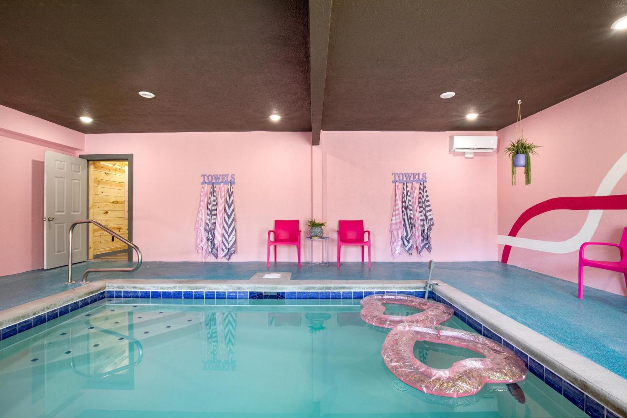 Pink Pines Avantstay Luxury Aesthetic Dream Home Indoor Pool Hot Tub 鸽子谷 外观 照片